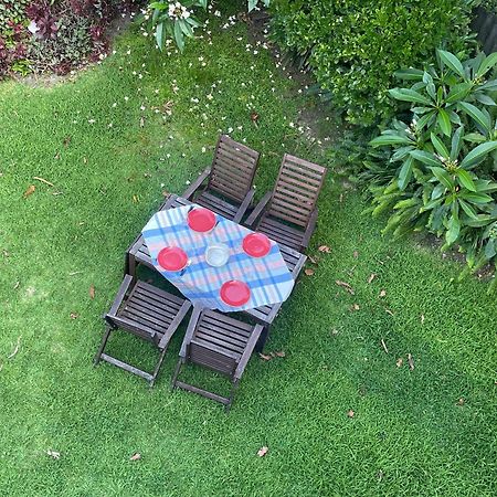 סידני Stylish, Sunny & Spacious 2 Bedroom Apartment, Mosman מראה חיצוני תמונה