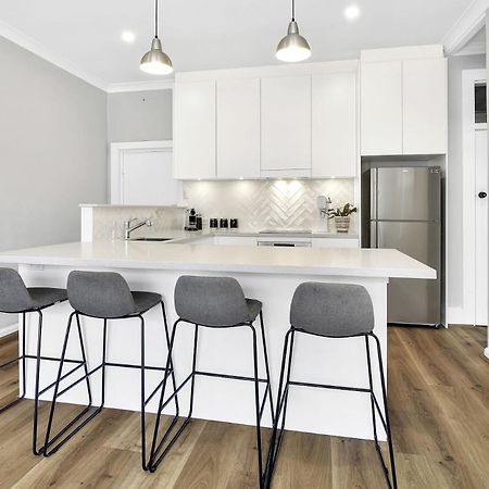 סידני Stylish, Sunny & Spacious 2 Bedroom Apartment, Mosman מראה חיצוני תמונה